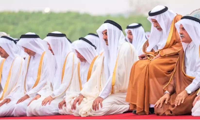 നാടെങ്ങും ആഘോഷപ്പെരുന്നാൾ; ഈദ്ഗാഹുകളിലും പള്ളികളിലും വിശ്വാസികൾ ഒഴുകിയെത്തി