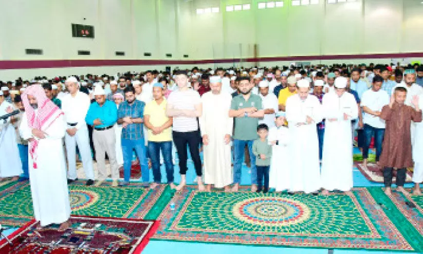 അ​ൽ ശ​ബാ​ബ് ക്ല​ബി​ൽ പെ​രു​ന്നാ​ൾ ന​മ​സ്കാ​രം