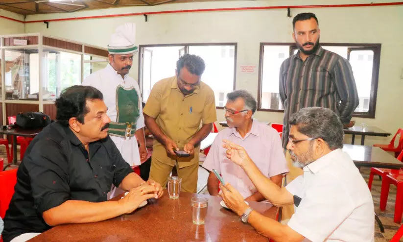 കൊല്ലത്തെ ഇന്ത്യൻ കോഫി ഹൗസ് പൂട്ടില്ല കൊല്ലത്തെ ഇന്ത്യൻ കോഫി ഹൗസ് പൂട്ടില്ല