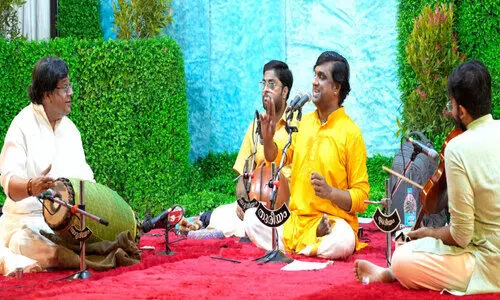 തുരീയം സംഗീതോത്സവം:സാമ്പ്രദായിക ശൈലി കൈവിടാതെ ജമനീഷ്; കൊട്ടിക്കയറി തിരുവാരൂർ