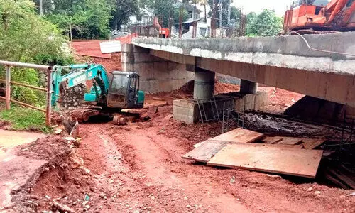 കാത്തിരിപ്പിന്​ വിരാമം; വെട്ടിയതോട് പാലം നിർമാണം പുരോഗമിക്കുന്നു