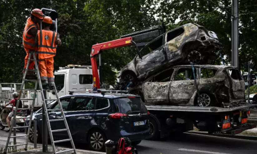 പ​തി​നേ​ഴു​കാ​രന്റെ കൊ​ല​പാ​ത​കം: ഫ്രാ​ൻ​സി​ൽ സം​ഘ​ർ​ഷം തു​ട​രു​ന്നു