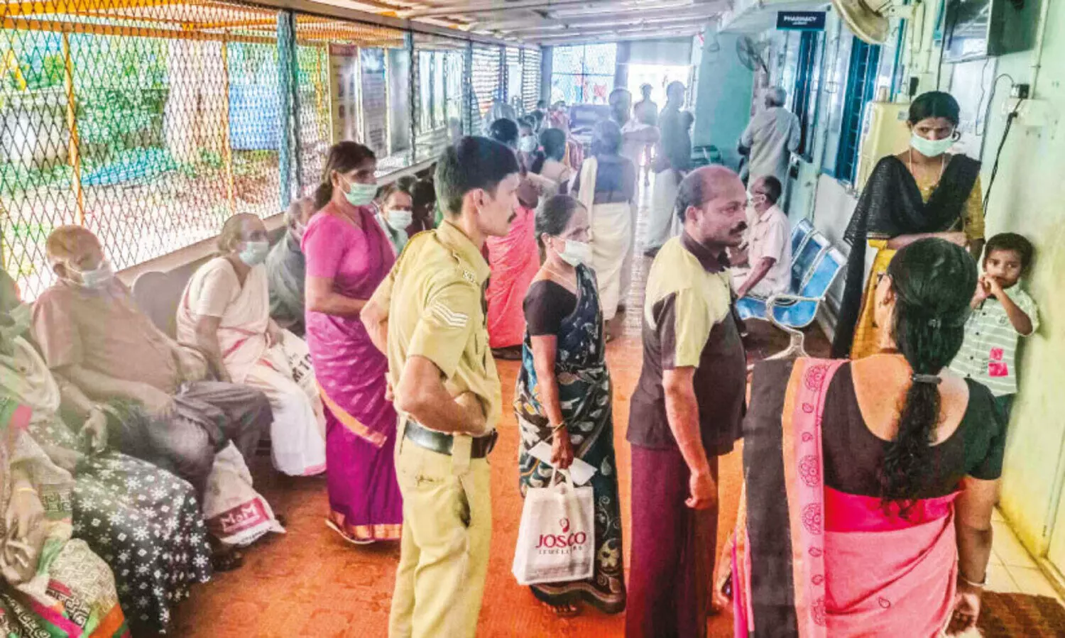 മങ്കരയിൽ കുടുംബാരോഗ്യ കേന്ദ്രത്തിൽ ഡോക്ടറില്ല; രോഗികൾ വലയുന്നു