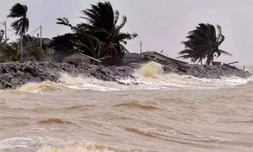മോശം കാലാവസ്ഥ : മത്സ്യബന്ധനത്തിന് പോകരുതെന്ന് നിർദേശം മോശം കാലാവസ്ഥ : മത്സ്യബന്ധനത്തിന് പോകരുതെന്ന് നിർദേശം