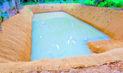 മണ്ണിടിച്ചിലിനെതിരെ പുത്തൻകുളത്തിൽ കയർ ഭൂവസ്ത്രം