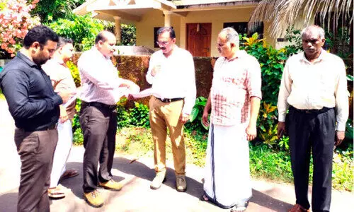 ക​ല്ലൂ​രി​ക്ക​ട​വ് പാ​ലം;  അ​ലൈ​ന്‍മെ​ന്റ് പ​രി​ശോ​ധ​ന​ക്ക് കി​ഫ്ബി സം​ഘ​മെ​ത്തി