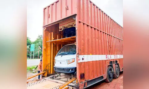 നമ്പർ പ്ലേറ്റ് മറച്ച്​ ഓട്ടം; ട്രെയ്​ലർ പിടികൂടി