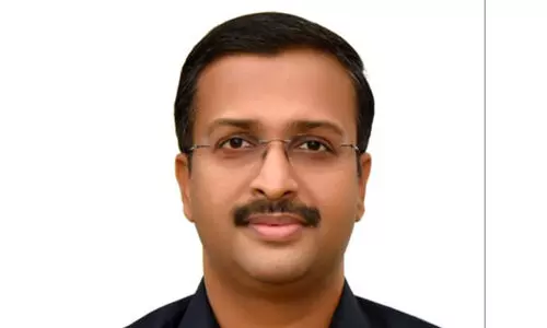 ബസിൽ യാത്രികൻ കുഴഞ്ഞുവീണു; രക്ഷകനായി സഹയാത്രികനായ ഡോക്ടർ