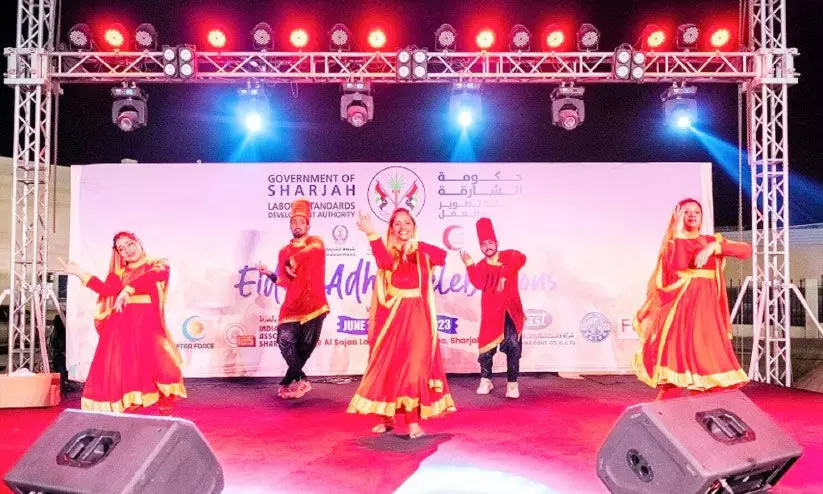 ആടിയും പാടിയും ഷാർജ ലേബർ ക്യാമ്പ് തൊഴിലാളികൾ ആടിയും പാടിയും ഷാർജ ലേബർ ക്യാമ്പ് തൊഴിലാളികൾ