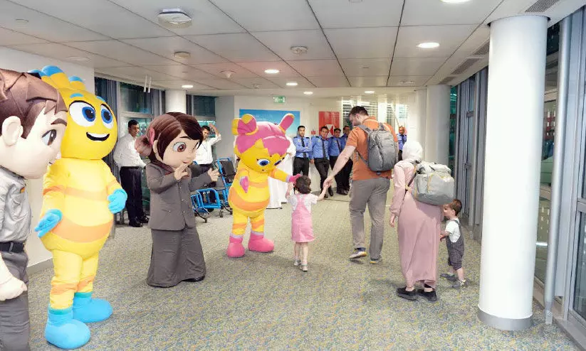 ദുബൈ വിമാനത്താവളത്തിൽ കുട്ടികളെ വരവേറ്റ് കാർട്ടൂൺ കഥാപാത്രങ്ങൾ ദുബൈ വിമാനത്താവളത്തിൽ കുട്ടികളെ വരവേറ്റ് കാർട്ടൂൺ കഥാപാത്രങ്ങൾ