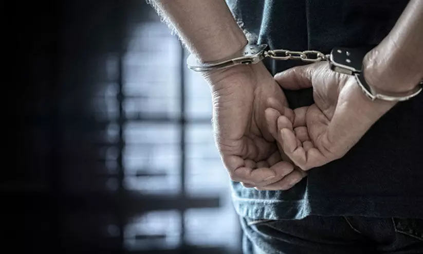 വ​ഴി​യാ​ത്ര​ക്കാ​ര​നു​​നേ​രെ അ​തി​ക്ര​മം: പ്ര​തി പി​ടി​യി​ൽ