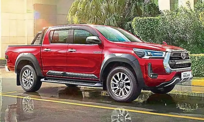 ഹൈലക്സ് പിക്കപ്പിന് എട്ട് ലക്ഷം വില കുറച്ചെന്ന് വാർത്ത; വിശദീകരണവുമായി ടൊയോട്ട ഹൈലക്സ് പിക്കപ്പിന് എട്ട് ലക്ഷം വില കുറച്ചെന്ന് വാർത്ത; വിശദീകരണവുമായി ടൊയോട്ട