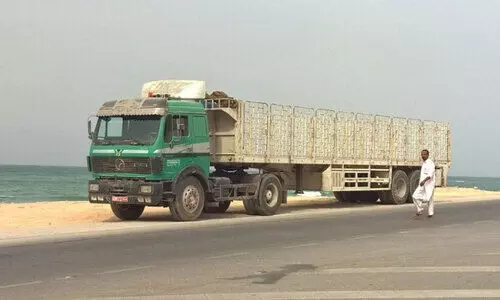 ട്ര​ക്കു​ക​ളു​ടെ സ​ഞ്ചാ​ര​ത്തി​ന്​​ നി​യ​ന്ത്ര​ണം