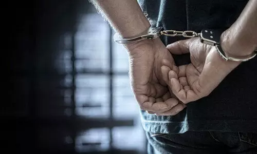 വ​ഴി​യാ​ത്ര​ക്കാ​ര​നു​​നേ​രെ അ​തി​ക്ര​മം: പ്ര​തി പി​ടി​യി​ൽ