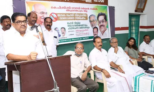 മദ്യ വ്യാപനത്തിന്റെ നടത്തിപ്പുകാരായ സർക്കാരിന്റെ ലഹരി വിരുദ്ധ കാമ്പയിൻ തികഞ്ഞ ജനവഞ്ചനയെന്ന് വി.എം.സുധീരൻ