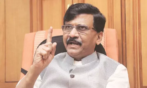 ഷിൻഡെയുടെ പടിയിറക്കത്തിന്റെ തുടക്കം -സഞ്ജയ് റാവുത്