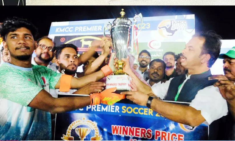 കെ.​എം.​സി.​സി പ്രീ​മി​യ​ർ സോ​ക്ക​ർ: ഫാ​ൽ​ക്ക​ൺ എ​ഫ്.​സി ജേ​താ​ക്ക​ൾ