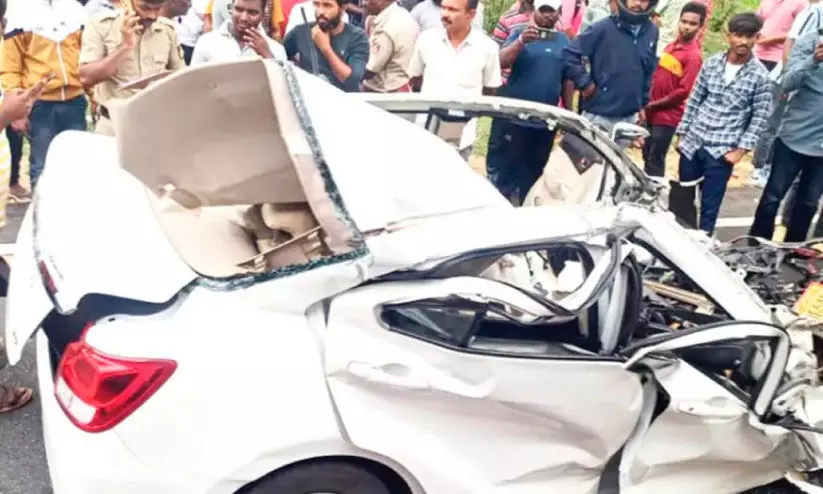 കാ​റി​ൽ കെ.​എ​സ്.​ആ​ർ.​ടി.​സി ബ​സി​ടി​ച്ച് ദ​മ്പ​തി​ക​ൾ​ക്ക് ദാ​രു​ണാ​ന്ത്യം