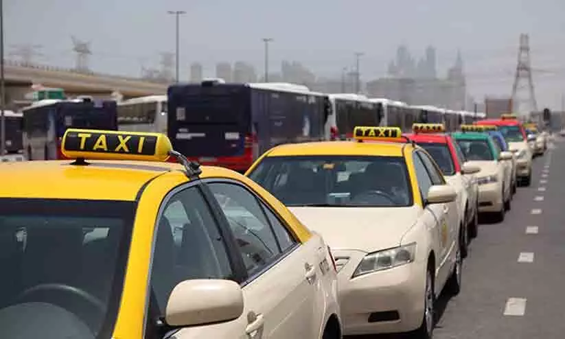 അനധികൃത ടാക്സികള് പെരുകുന്നു; യാത്രക്കാർ അംഗീകൃത യാത്രാമാര്ഗങ്ങള് സ്വീകരിക്കണം അനധികൃത ടാക്സികള് പെരുകുന്നു; യാത്രക്കാർ അംഗീകൃത യാത്രാമാര്ഗങ്ങള് സ്വീകരിക്കണം