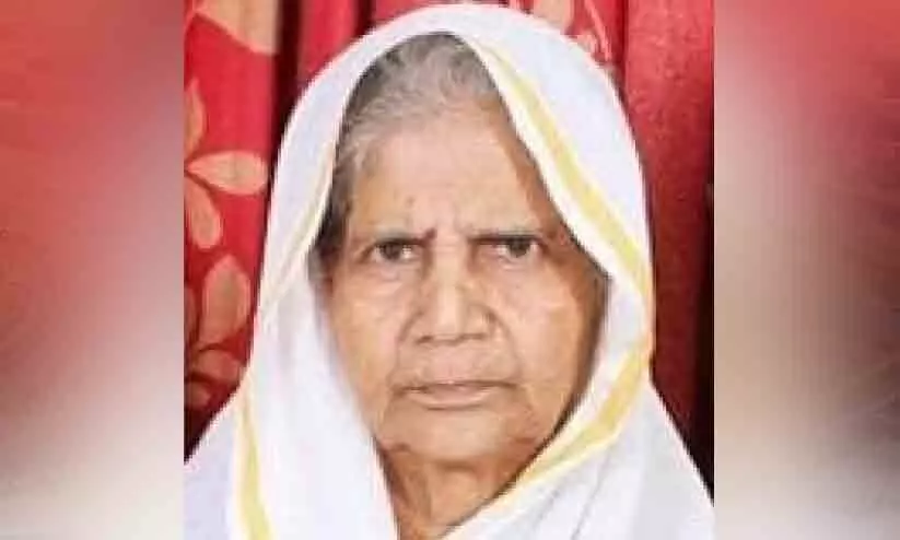 സാ​മൂ​ഹി​ക പ്ര​വ​ർ​ത്ത​ക​ൻ സി​യാ​ദ് ഏ​ഴം​കു​ള​ത്തി​ന്റെ മാ​താ​വ് നാ​ട്ടി​ൽ നി​ര്യാ​ത​യാ​യി