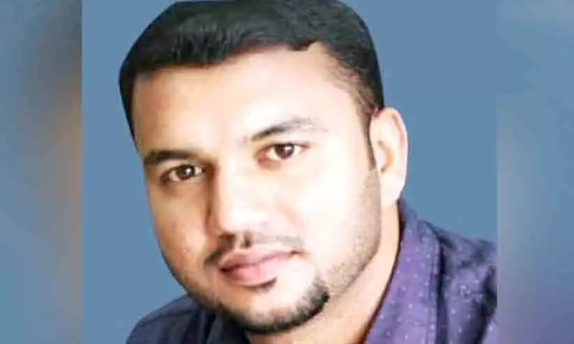 സ​ലാ​ല റോ​ഡി​ല്‍ വീ​ണ്ടും അ​പ​ക​ടം; വാ​ഹ​ന​ത്തി​ൽ ഒ​ട്ട​ക​മി​ടി​ച്ച്മാ​ഹി സ്വ​ദേ​ശി മ​രി​ച്ചു, ഒ​രാ​ള്‍ക്ക് പ​രി​ക്ക്