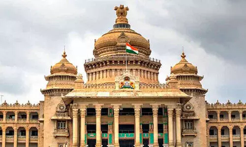 നി​യ​മ​സ​ഭ ബ​ജ​റ്റ് സ​മ്മേ​ള​നം ഇ​ന്നു മു​ത​ൽ, തീ​പാ​റും