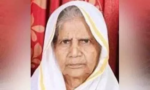 സാ​മൂ​ഹി​ക പ്ര​വ​ർ​ത്ത​ക​ൻ സി​യാ​ദ് ഏ​ഴം​കു​ള​ത്തി​ന്റെ മാ​താ​വ് നാ​ട്ടി​ൽ നി​ര്യാ​ത​യാ​യി