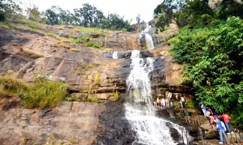 കാ​ണാ​ൻ മ​നോ​ഹ​രം;​ വേ​ണം ​ജാ​ഗ്ര​ത