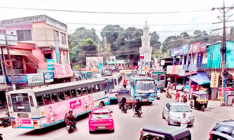 സുൽത്താൻ ബത്തേരിയിൽ ഗതാഗത സംവിധാനം കുത്തഴിഞ്ഞു; നടപടിയില്ല