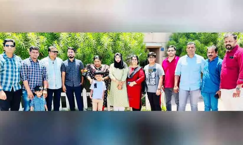 ലേബർ ക്യാമ്പിൽ ഈദ് ആഘോഷിച്ച് മലബാർ അടുക്കള ലേബർ ക്യാമ്പിൽ ഈദ് ആഘോഷിച്ച് മലബാർ അടുക്കള