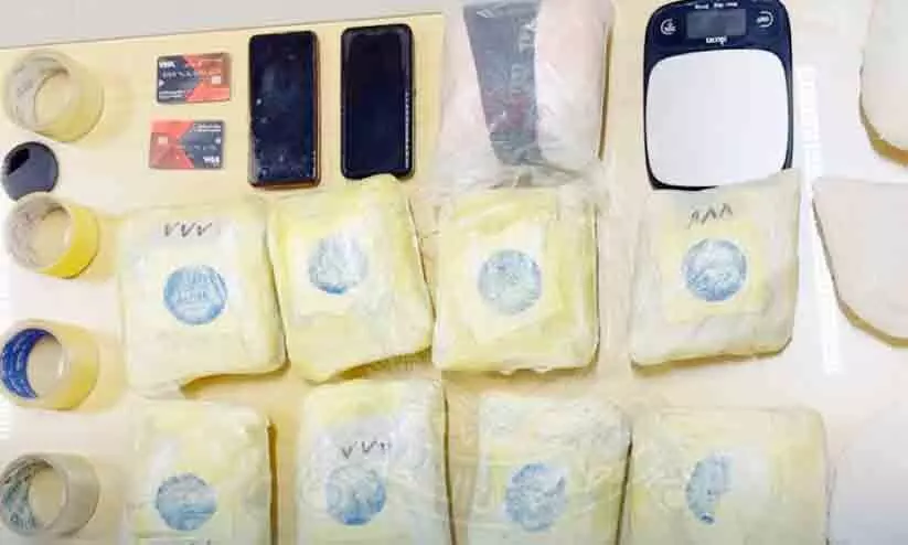 മ​യ​ക്കു​മ​രു​ന്നു​മാ​യി നാ​ല്​ വി​ദേ​ശി​ക​ൾ പി​ടി​യി​ൽ