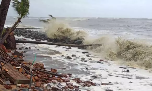 സംസ്ഥാനമെങ്ങും മഴ; പലയിടത്തും ഗതാഗതതടസ്സം