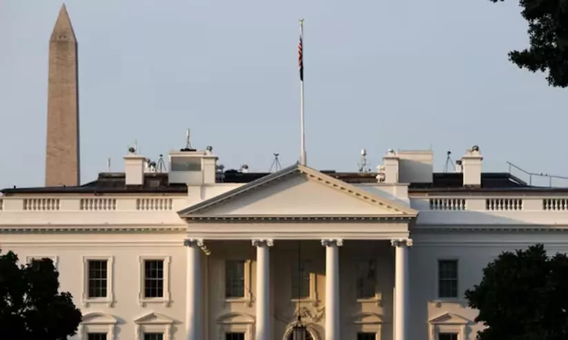 ‘അജ്ഞാത’ പൊടി; വൈറ്റ്ഹൗസ് ഒഴിപ്പിച്ച് പരിശോധന ‘അജ്ഞാത’ പൊടി; വൈറ്റ്ഹൗസ് ഒഴിപ്പിച്ച് പരിശോധന