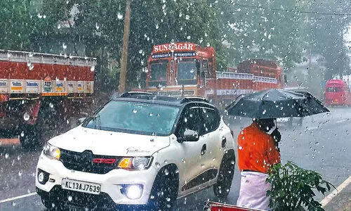 ശക്തിപ്രാപിച്ച് കാലവർഷം; ഇന്ന് റെഡ് അലർട്ട്