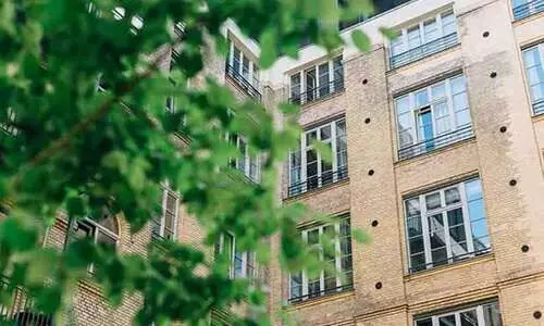 Boy in china jumps 5 floors to escape mother beating him