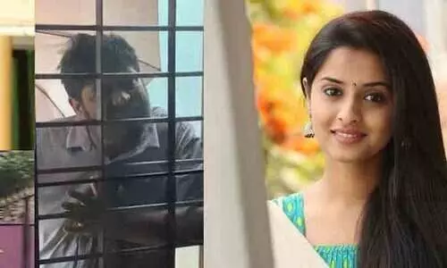 നടൻ വിജയകുമാർ വീട്ടിൽ അതിക്രമിച്ചു കയറി വധഭീഷണി മു​ഴക്കിയതായി മകൾ