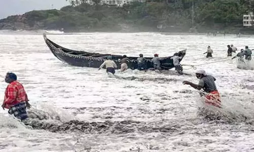 മത്സ്യബന്ധനത്തിന് പോകരുതെന്ന് കേന്ദ്രകാലാവസ്ഥ വകുപ്പ്