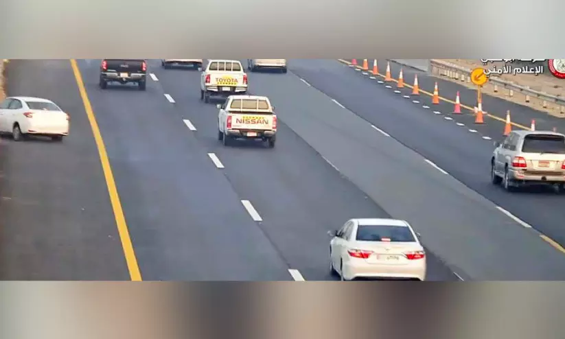 മോശം ടയറുള്ള വാഹനം ഓടിക്കരുത്; ഓർമിപ്പിച്ച് അബൂദബി പൊലീസ് മോശം ടയറുള്ള വാഹനം ഓടിക്കരുത്; ഓർമിപ്പിച്ച് അബൂദബി പൊലീസ്