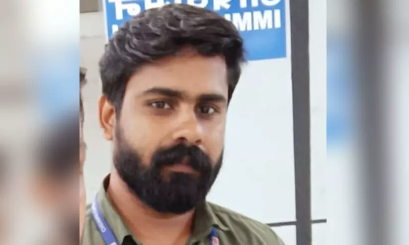 കരിപ്പൂർ വിമാനത്താവളം ജീവനക്കാരൻ ജോലിക്ക് വരുന്നതിനിടെ വാഹനാപകടത്തിൽ മരിച്ചു