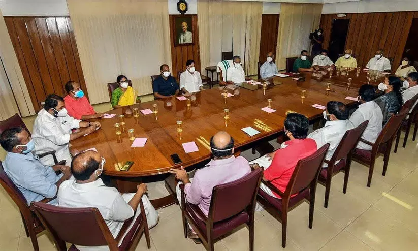 അതിദരിദ്ര കുടുംബങ്ങൾ സര്‍ക്കാര്‍ ആനുകൂല്യങ്ങള്‍ക്ക് ഹാജരാക്കേണ്ട രേഖകള്‍ ലഘൂകരിച്ചു