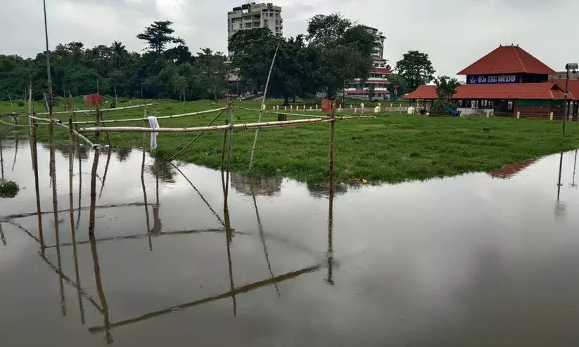 പെരിയാർ കരകവിഞ്ഞു, മണപ്പുറത്തും ശിവ ക്ഷേത്രത്തിലും വെള്ളം കയറി