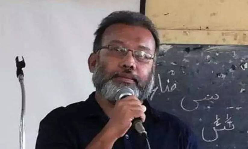 ക്ലാസ് എടുക്കുന്നതിനിടെ മുൻ അധ്യാപകൻ കുഴഞ്ഞ് വീണ് മരിച്ചു