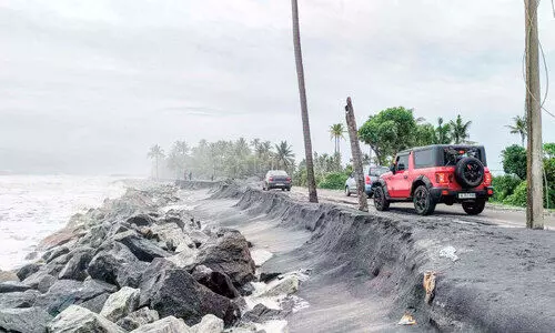 കടൽ ഇളകിത്തുടങ്ങി, ഭീതിയിൽ തീരദേശം