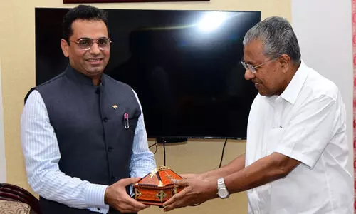 ഒമാനിലെ ഇന്ത്യൻ അംബാസഡർ മുഖ്യമന്ത്രിയുമായി കൂടിക്കാഴ്ച നടത്തി