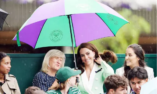 വിം​ബ്ൾ​ഡ​ണി​ൽ ക​ന​ത്ത മ​ഴ; മ​ത്സ​ര​ങ്ങ​ളെ​ല്ലാം ഇ​ൻ​ഡോ​റി​ലേ​ക്കു മാ​റ്റി