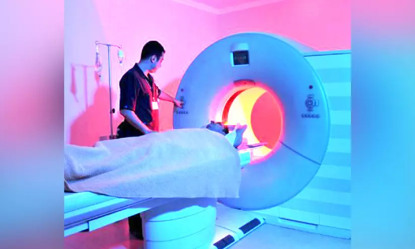 സുഹാര് ആശുപത്രിയില് വൈകീട്ടും ഇനി എം.ആര്.ഐ സ്കാനിങ് സുഹാര് ആശുപത്രിയില് വൈകീട്ടും ഇനി എം.ആര്.ഐ സ്കാനിങ്