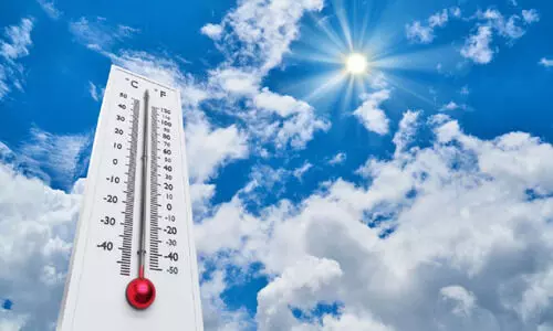 ചൂട് 50 ഡിഗ്രിയിലേക്ക്; ജാഗ്രതക്ക് നിർദേശം ചൂട് 50 ഡിഗ്രിയിലേക്ക്; ജാഗ്രതക്ക് നിർദേശം