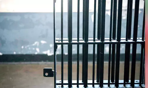 സ്ത്രീകളെ അനാശാസ്യത്തിന് നിർബന്ധിച്ചു; മൂന്ന് ഇന്ത്യക്കാർക്ക് തടവ്