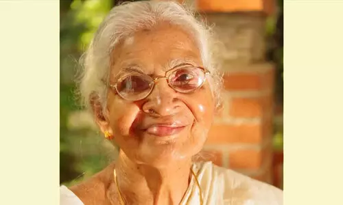 എഴുത്തുകാരി ദേവകി നിലയങ്ങോട് അന്തരിച്ചു