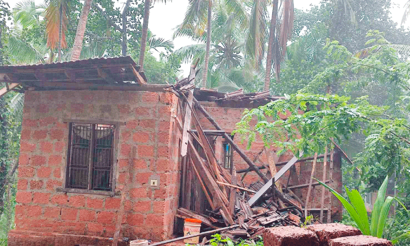 21 houses damaged.